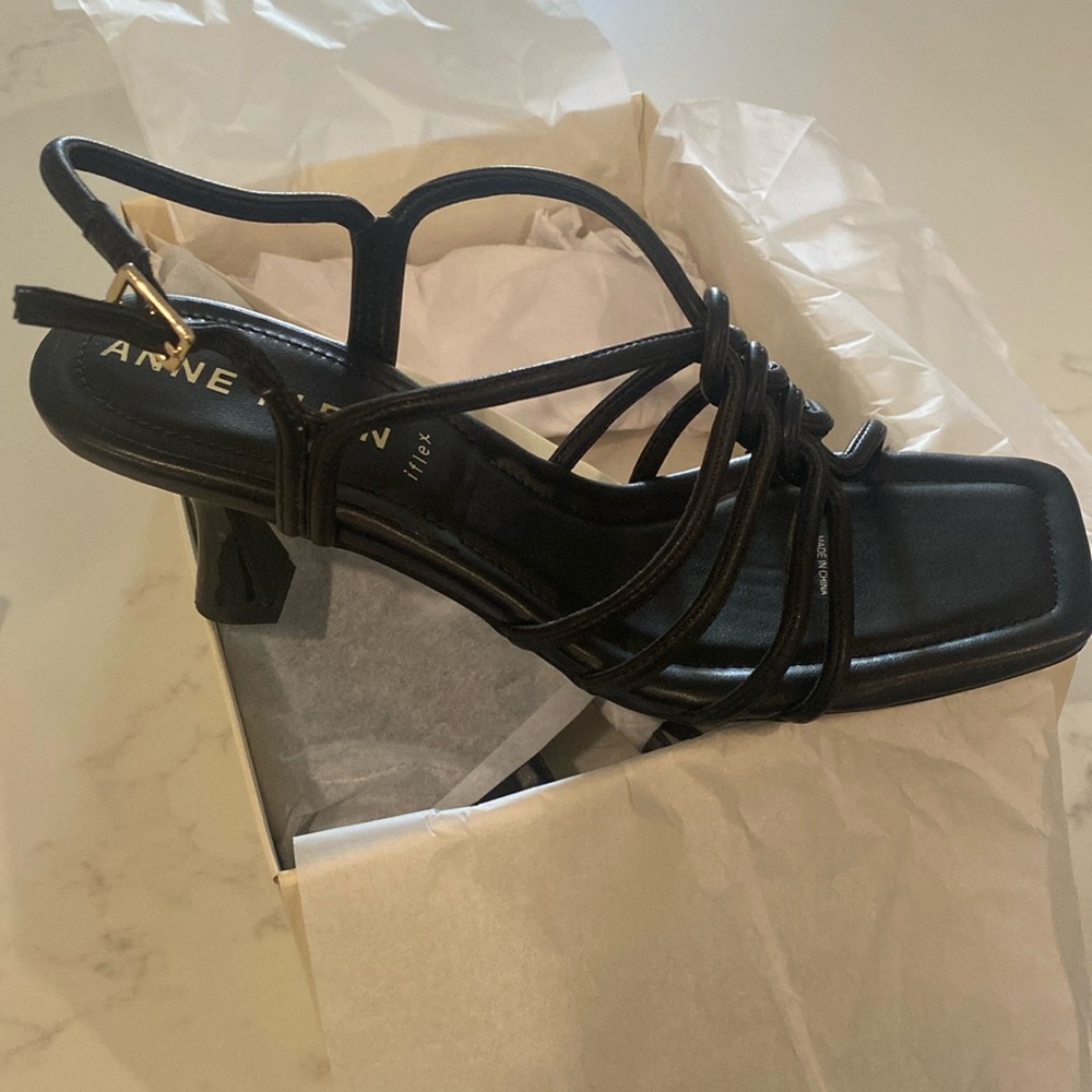 Black Anne Klein memory foam jupiter heels